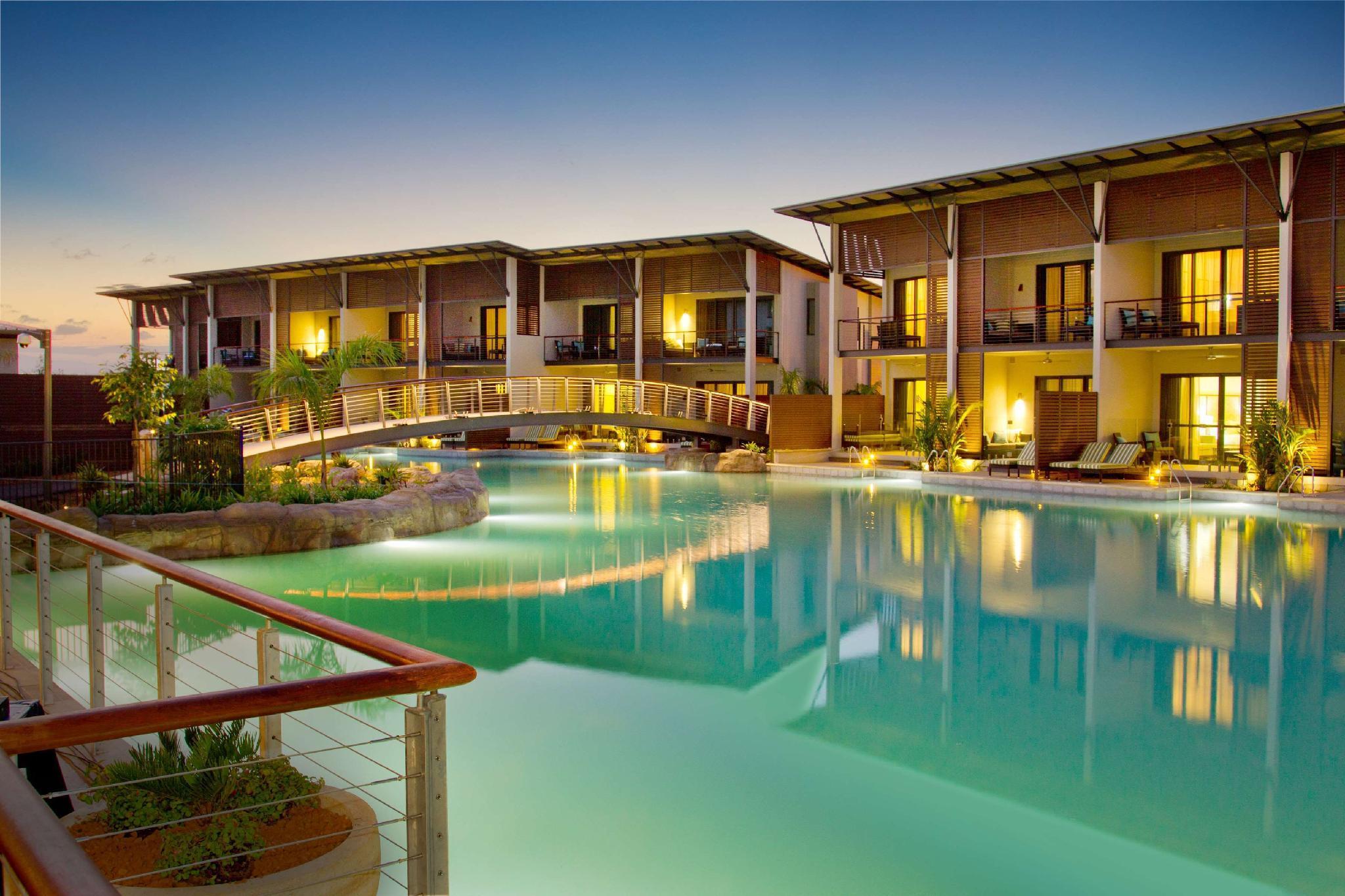 Mindil Beach Casino Resort Darwin Exterior foto The swimming pool at the resort