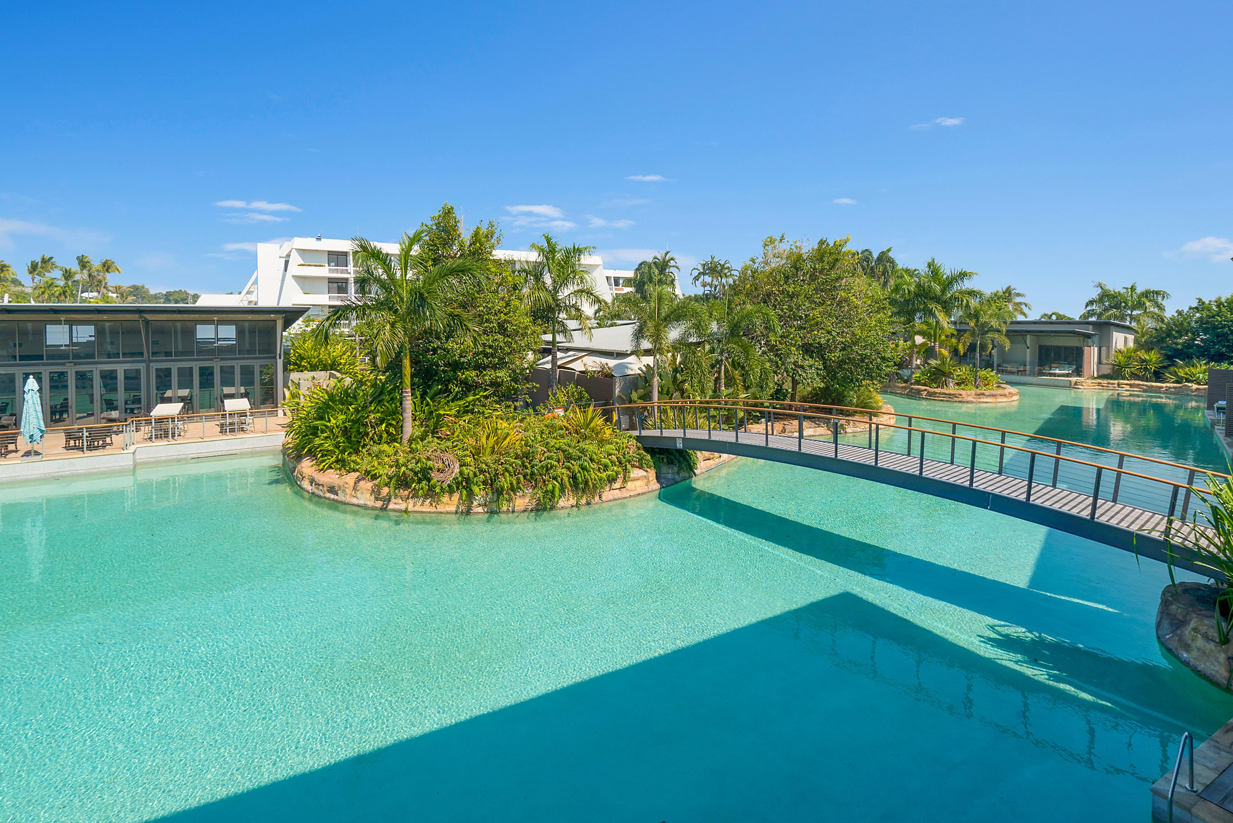 Mindil Beach Casino Resort Darwin Exterior foto The pool at Peppers Mantra on Saltwater Island