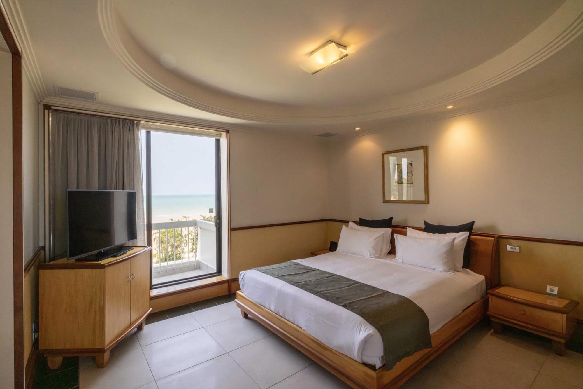 Mindil Beach Casino Resort Darwin Exterior foto A bedroom at the hotel