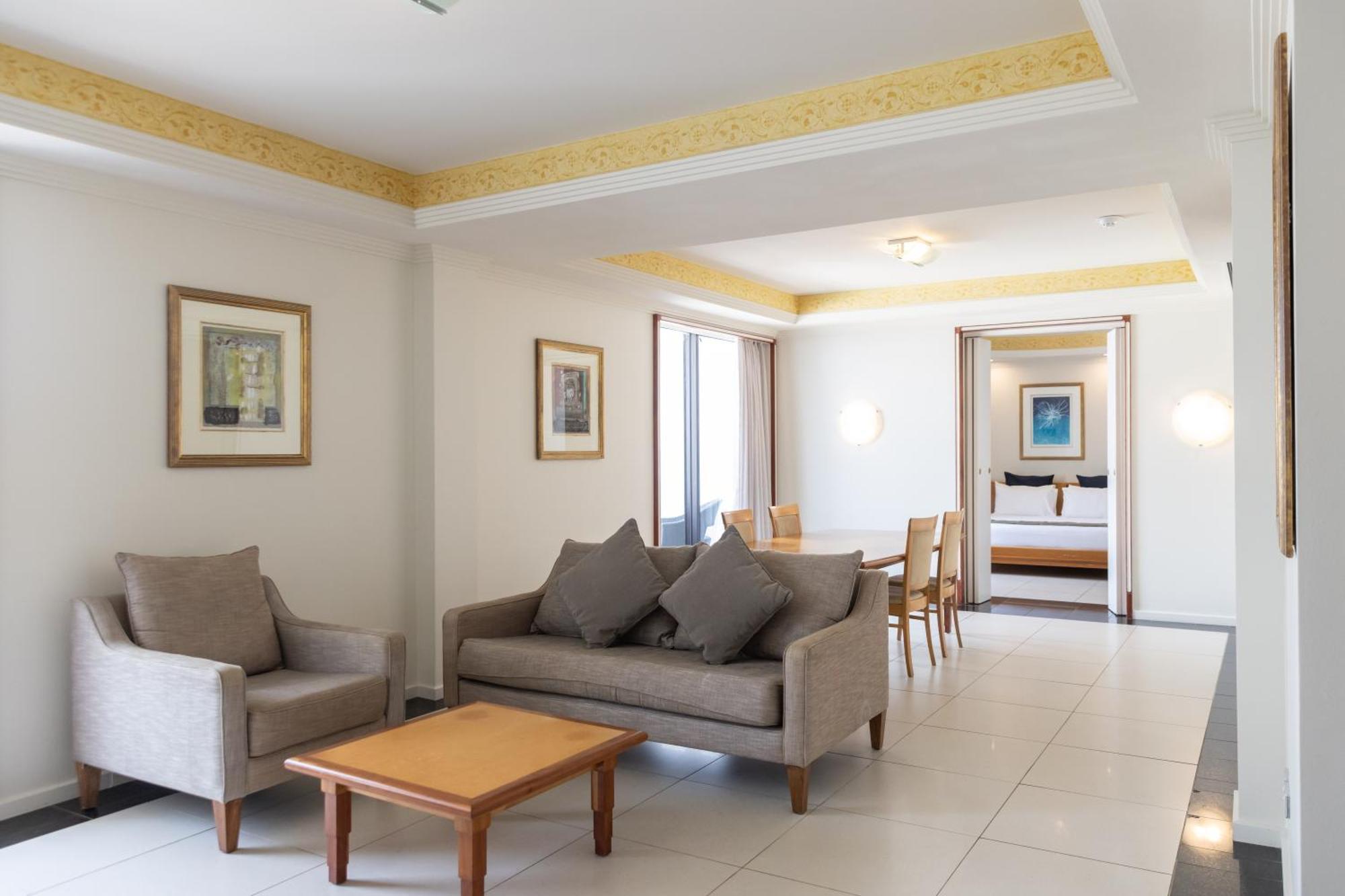Mindil Beach Casino Resort Darwin Exterior foto A suite at the hotel